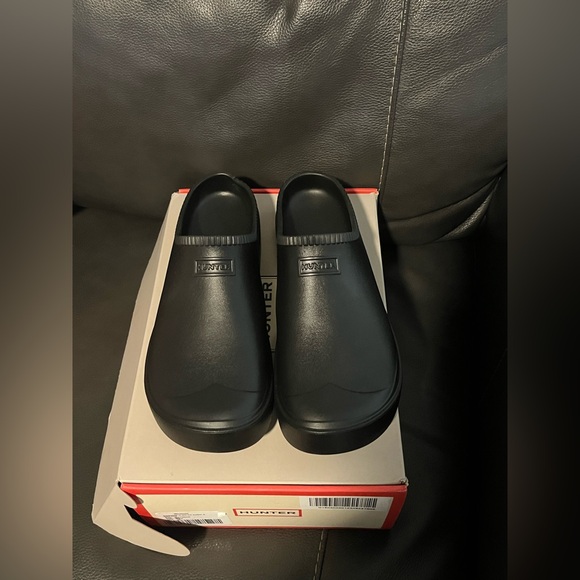Hunter Other - NIB Hunter Men's Black Clogs SZ 12